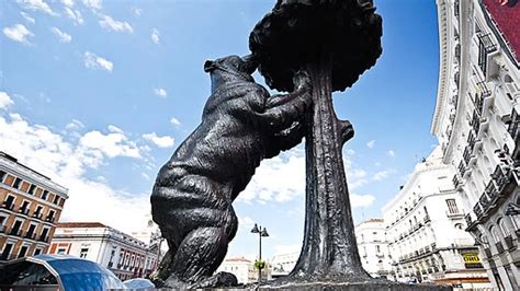 hay osos en madrid|¿Por qué hay un oso y un madroño en el escudo de。